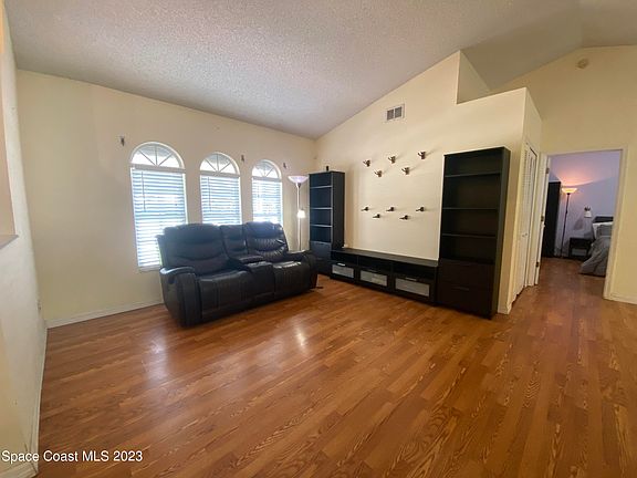 4th image of 1314 Port Malabar Blvd NE