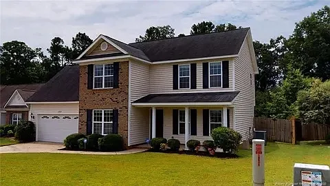 4 bed, 2.5 bath, 1905 sqft, $2,100 — Photo 2