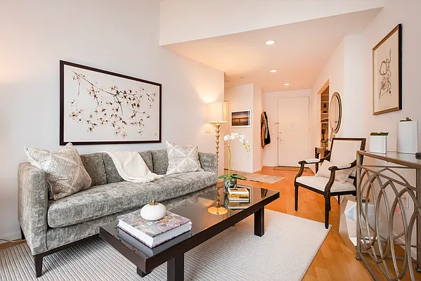 Rented by R New York | media 20