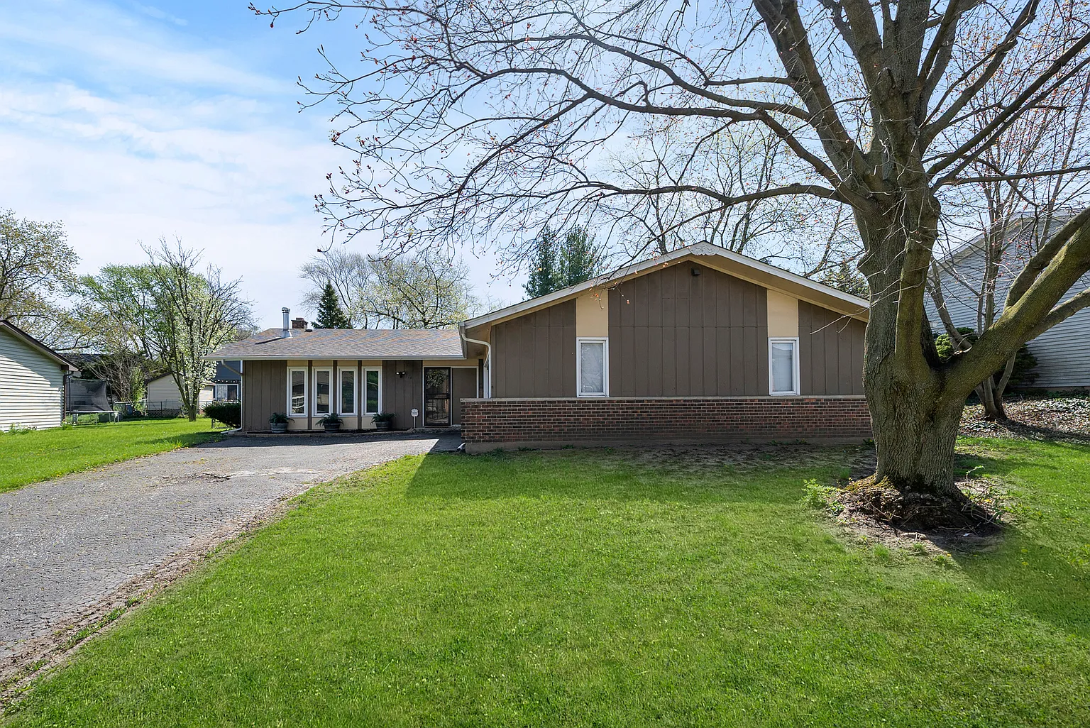 316 Monterey Dr photo 1