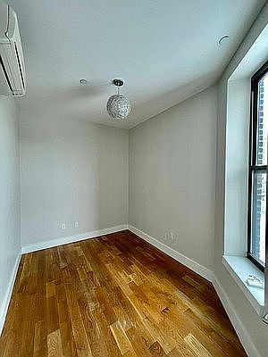 5th image of 412 Gates Ave #4T