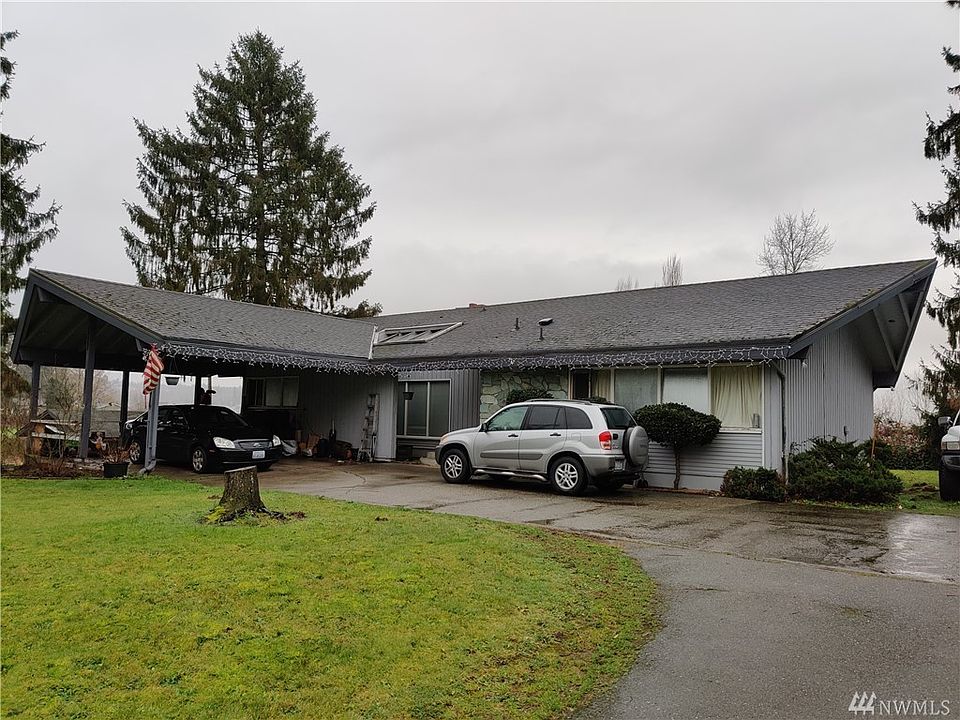 2nd image of 4904 61st St NE