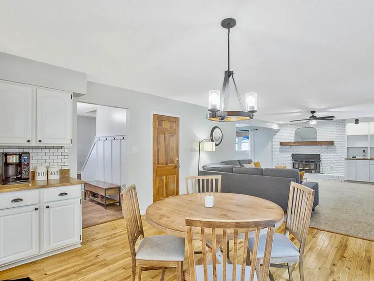 8300 Venture Dr — Photo 4