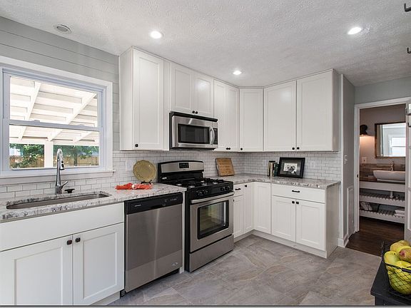 5th image of 8132 Lynway Ave
