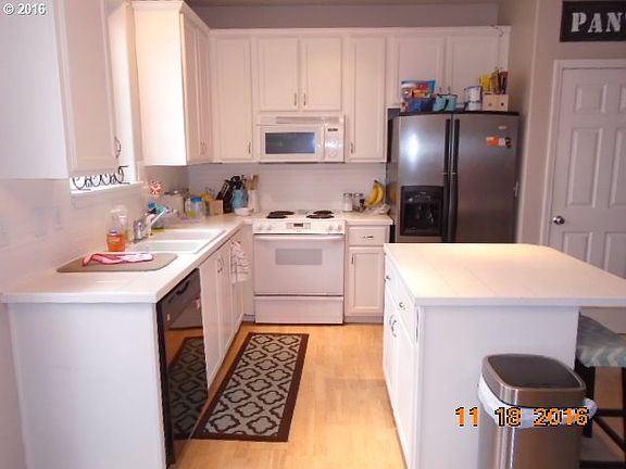 4th image of 5854 SE Woodland Dr