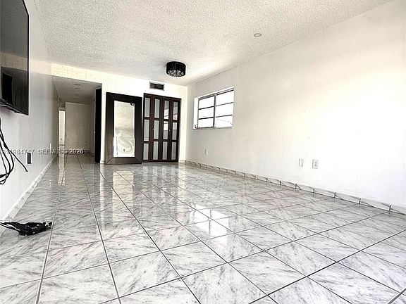 5th image of 1150 Collins Ave APT 301