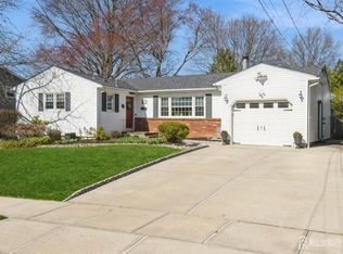 17 Durst Dr, Milltown, NJ 08850