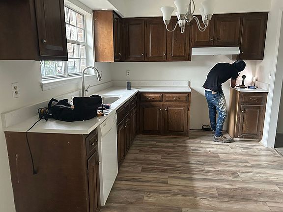 2nd image of 447 Youngs Mill Ln
