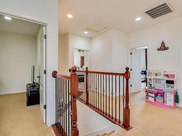 812 Blossom Rock Ln — Photo 8