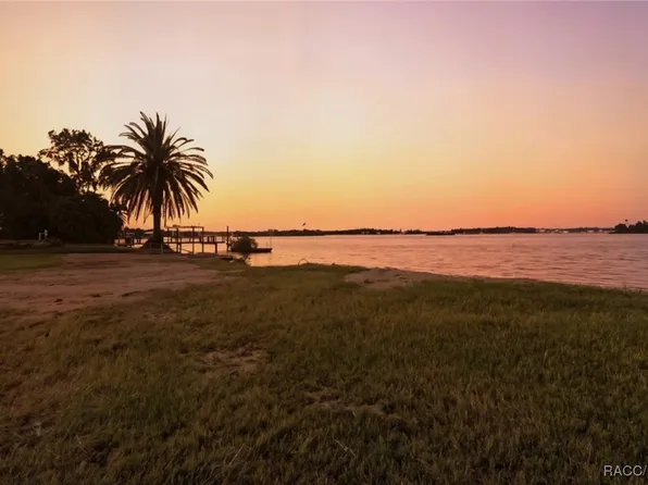 9729 W Wynn Ct, Crystal River, FL 34429