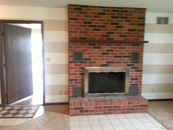 5th image of 459 Oak Dr