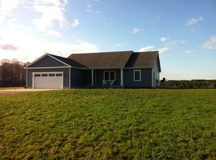 2563 W Pleasant Valley Rd, Shepherd, MI 48883