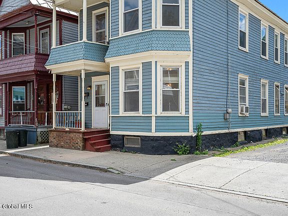 3rd image of 15 Ingersoll Ave