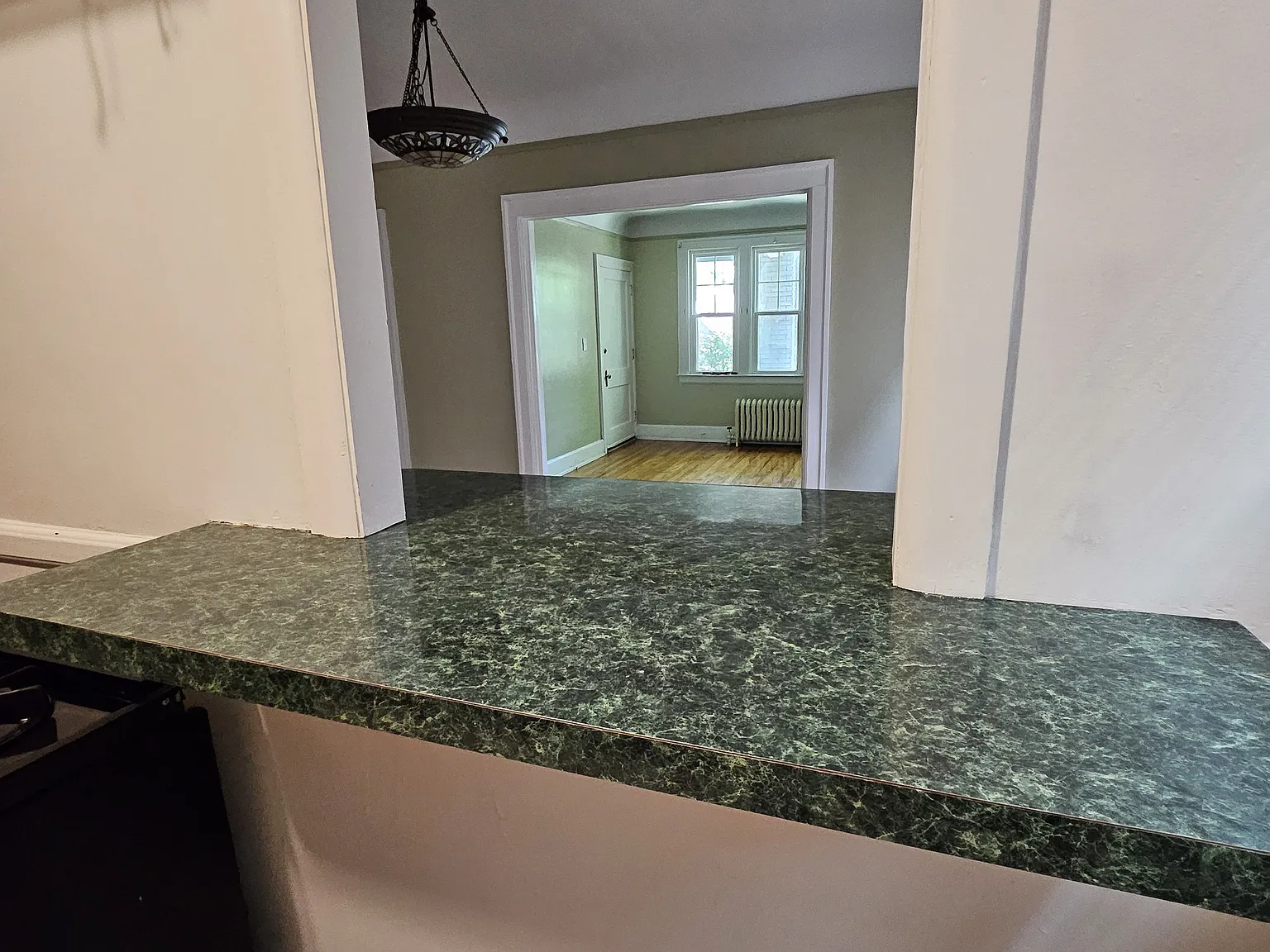 1 bed, 850 sqft, $1,200 — Photo 3