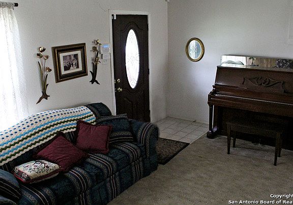 4th image of 311 Langford Pl