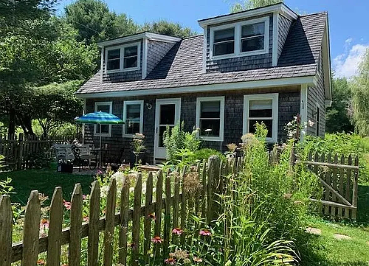 1 bed, 864 sqft, $1,900 — Photo 1