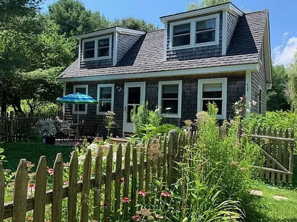24 Maccormick Ln
