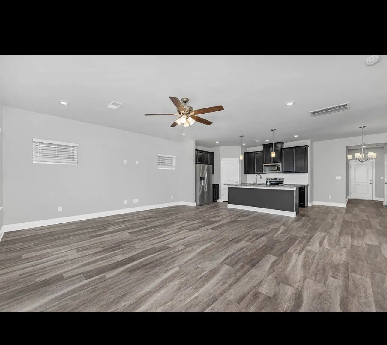5 bed, 2619 sqft, $2,700 — Photo 3