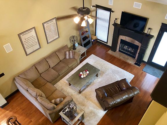 Vaulted Family Room