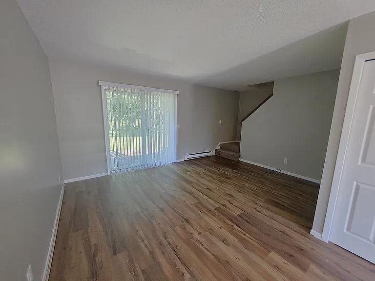 333 Odanah Ave #4C — Photo 5