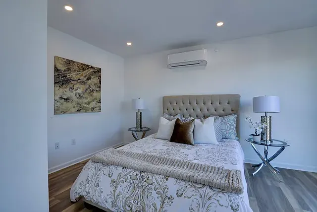 2 bed, $2,577 — Photo 2