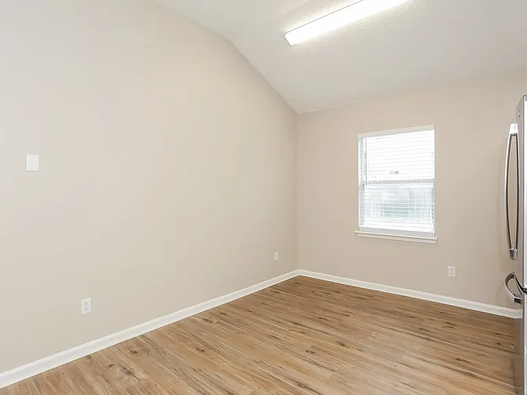 1156 Radis Pl — Photo 7