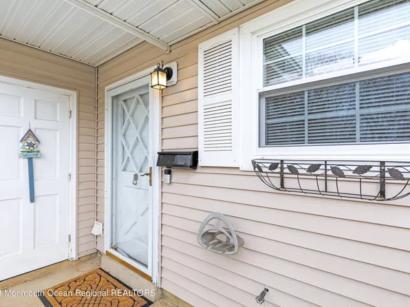 22 Skyline Drive #206, Brick, NJ 08724