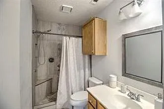 201 Teakwood Ln — Photo 17