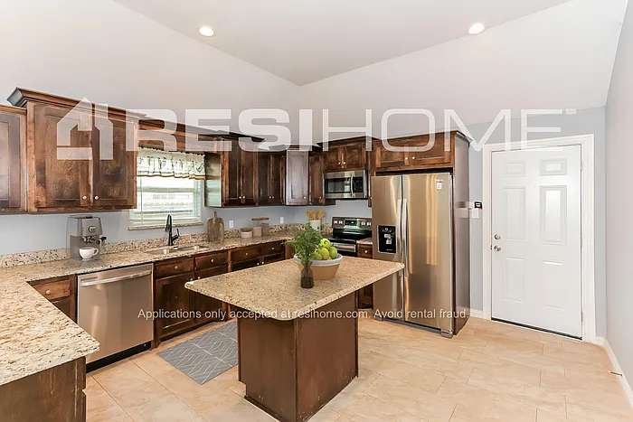 2708 Chestnut Ave — Photo 7