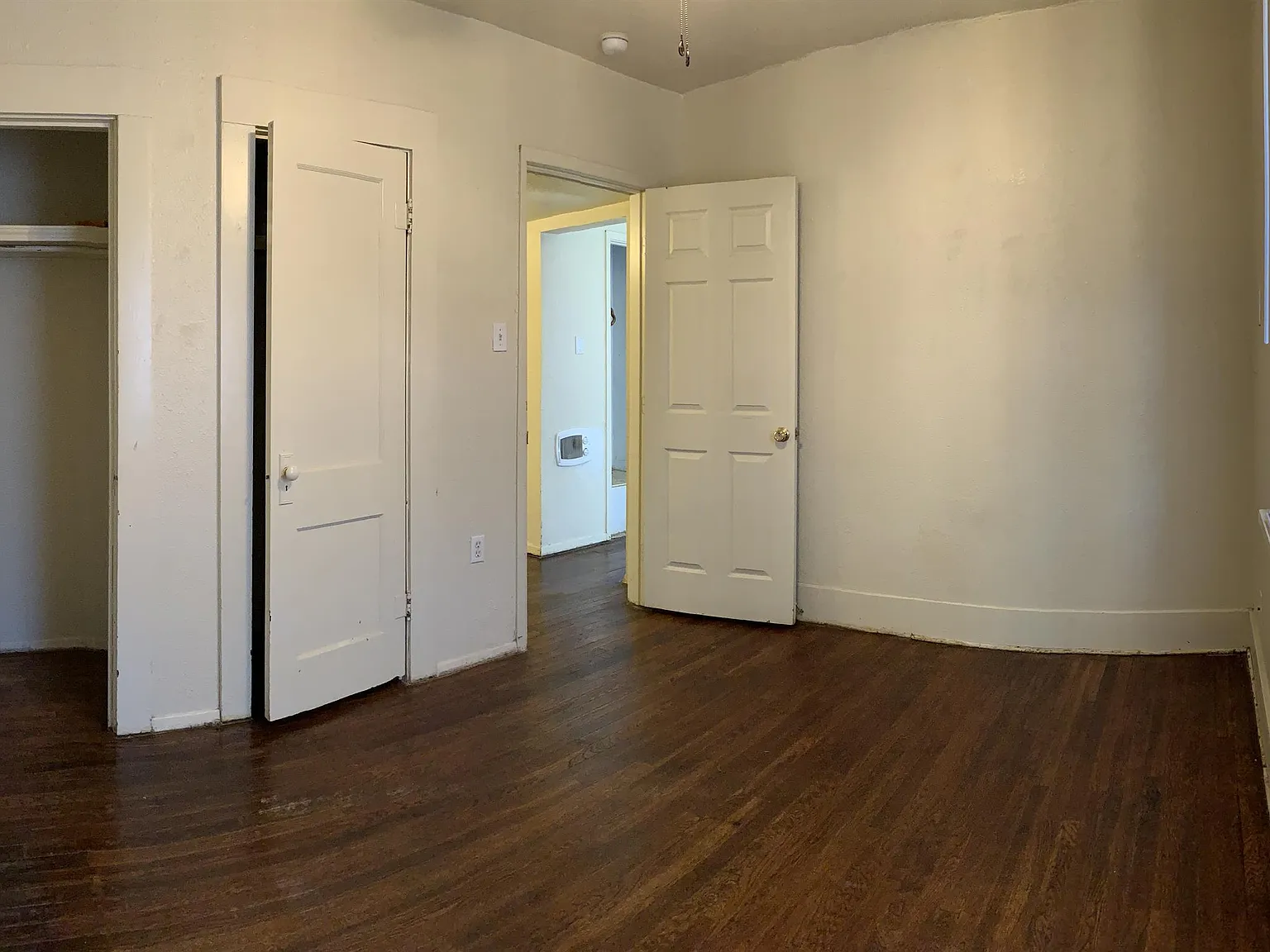 1102 Wallace - 1102 — Photo 3