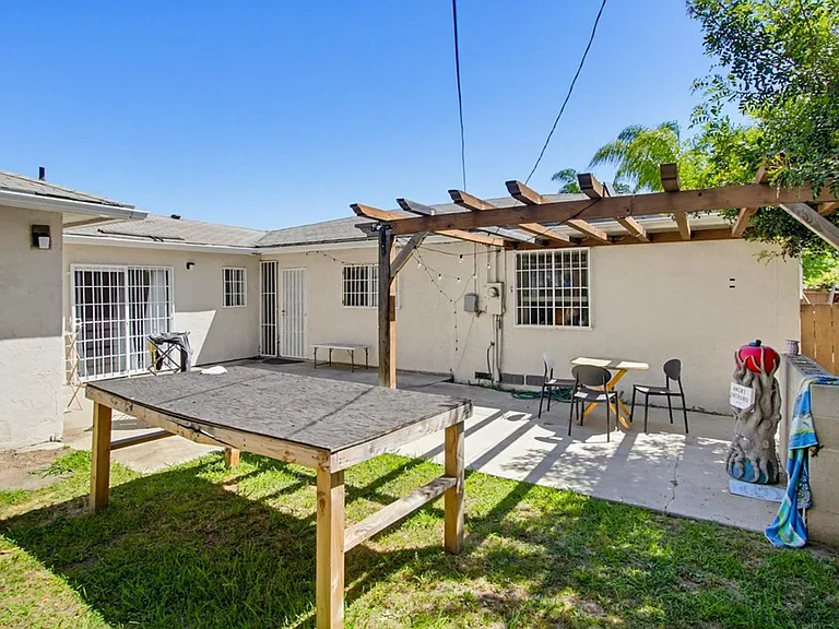 5556 Mary Lane Dr — Photo 16