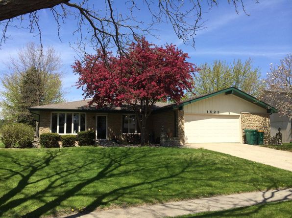 1022 Country Dr