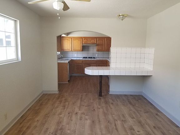 5th image of 533 Water St