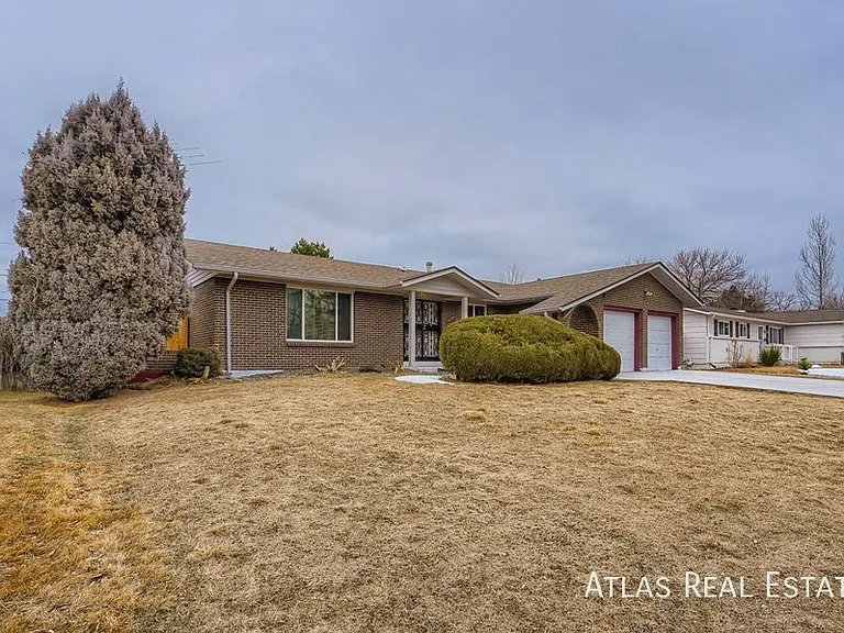 3296 S Geneva St — Photo 2