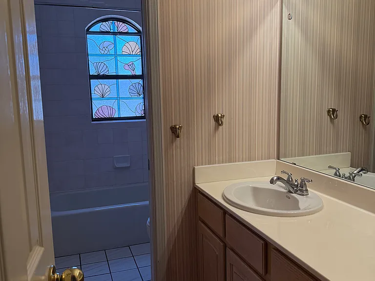 2112 Home Show Ln — Photo 34