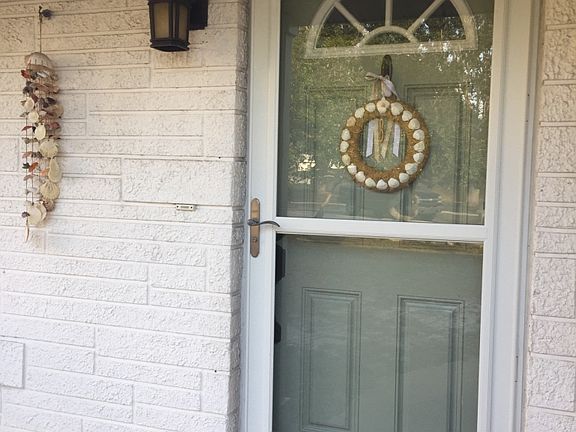 3rd image of 405 Carissa Dr