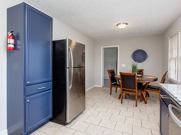 2nd image of 341 Princess Ave #12988507