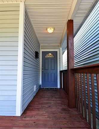 3rd image of 519 E Saint Catherine St