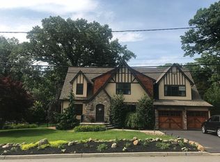 105 Carlisle Ter, Ridgewood, NJ 07450