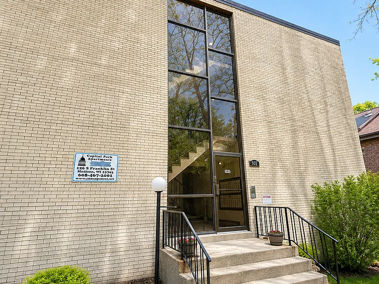 502 E Main St — Photo 1