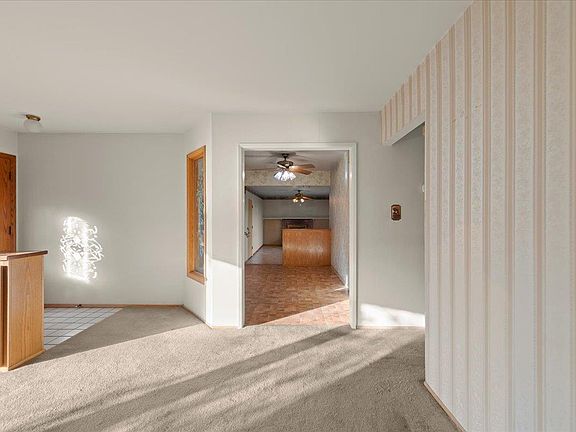 3rd image of 411 Radcliffe Dr