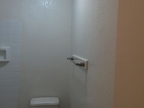 3rd image of 2140 Kearney Ave APT 3