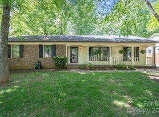 1408 Renfrow Ln, Charlotte, NC 28270