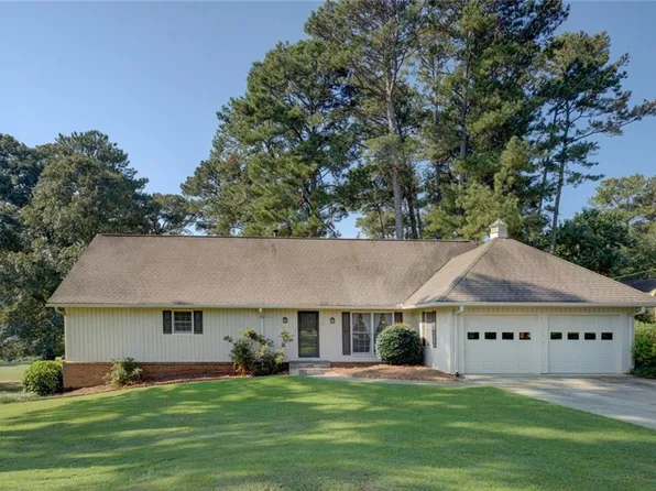 719 Clubhouse Dr SE, Conyers, GA 30094