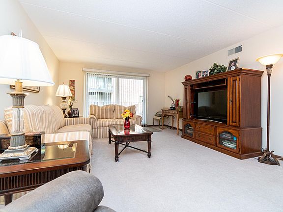 5th image of 9357 Landings Ln Unit 307