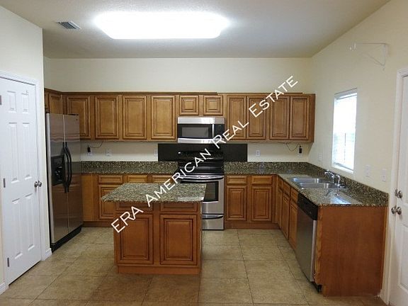 3rd image of 1454 Bentley Cir