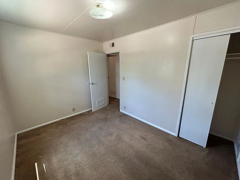 1201 E Cheyenne Rd — Photo 11