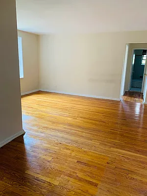 Rented by Queens Apartments Realty LLC | media 9