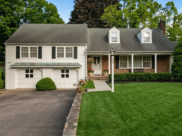 10 Cedar Crest Dr, Westerly, RI 02891