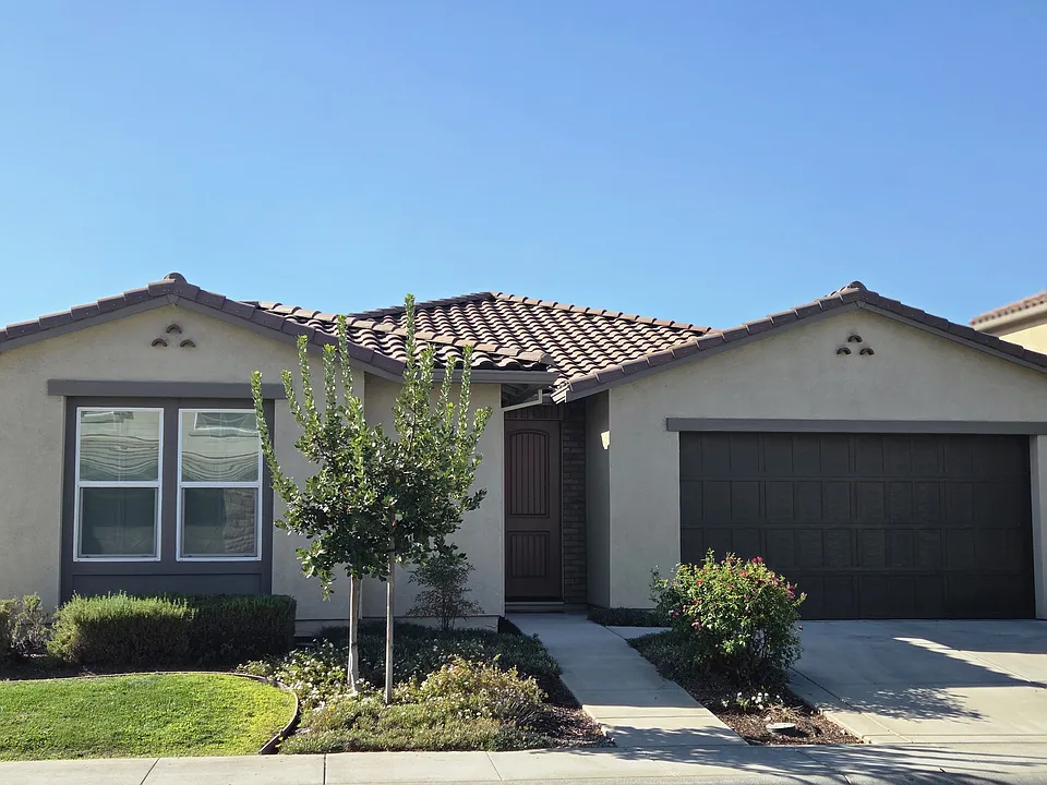 4481 Hummingbird Cir